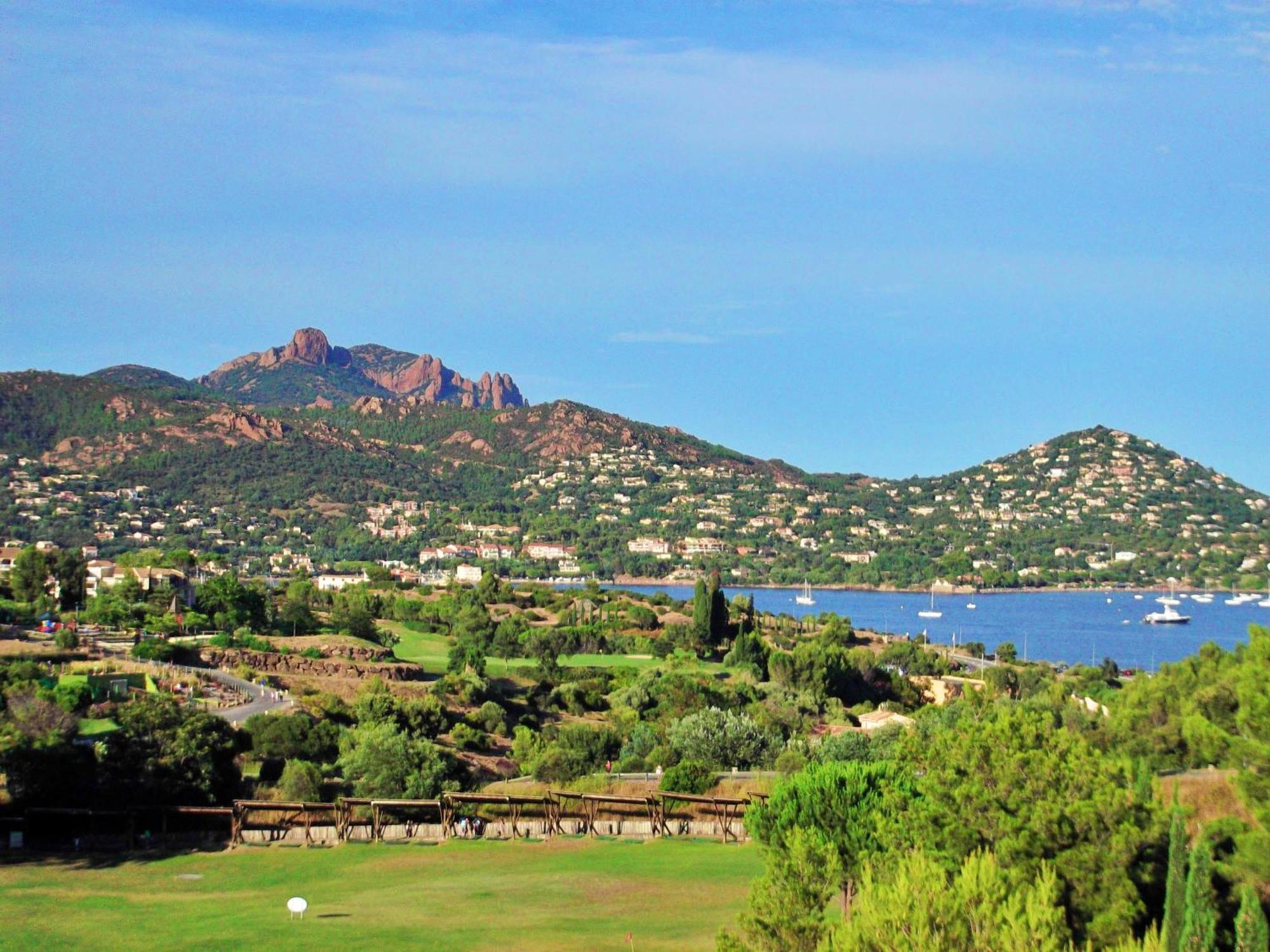 3 Pieces Tout Confort A Cap Esterel Saint-Raphaël Dış mekan fotoğraf
